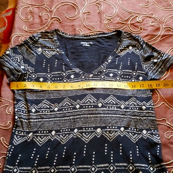 tee - Picture 2 of 4